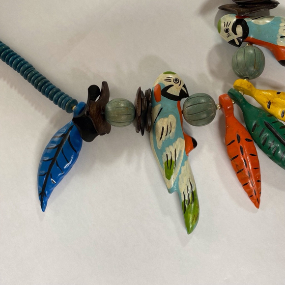 Vintage Wooden Tropical Parrot Beads Necklace 16 Inch - Picture 5 of 8